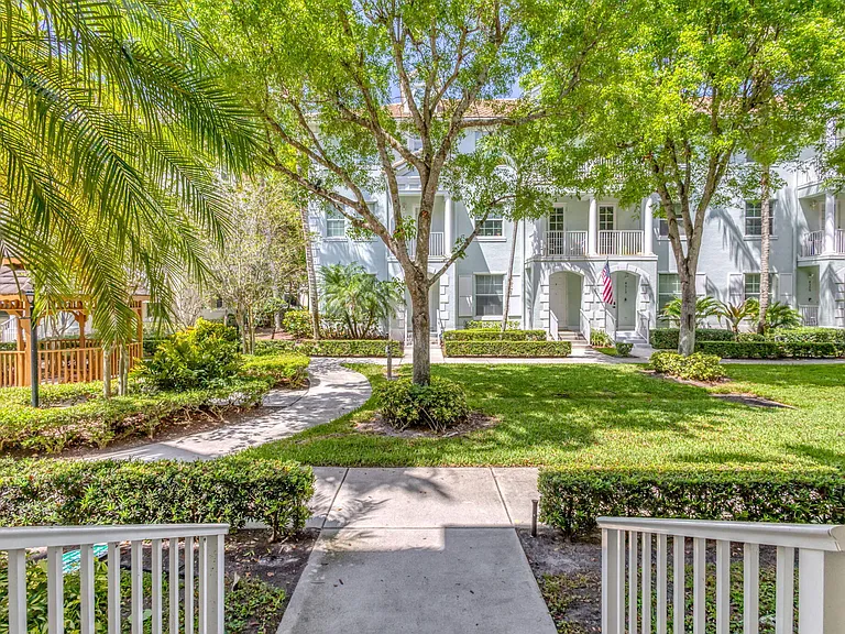 4320 Blowing Point Pl — Photo 3