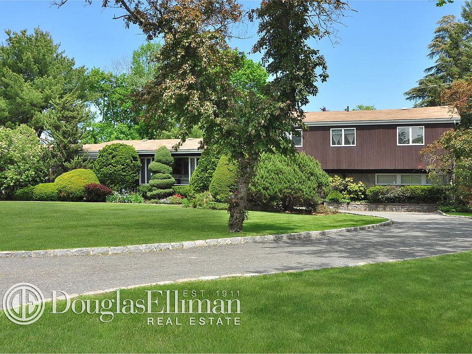 1st image of 5 Park Dr E