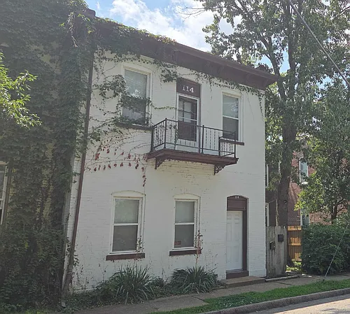 114 W Courtois St #1F Photo 1