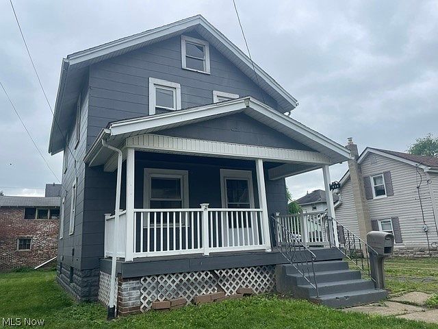 1st image of 838 10th St NE