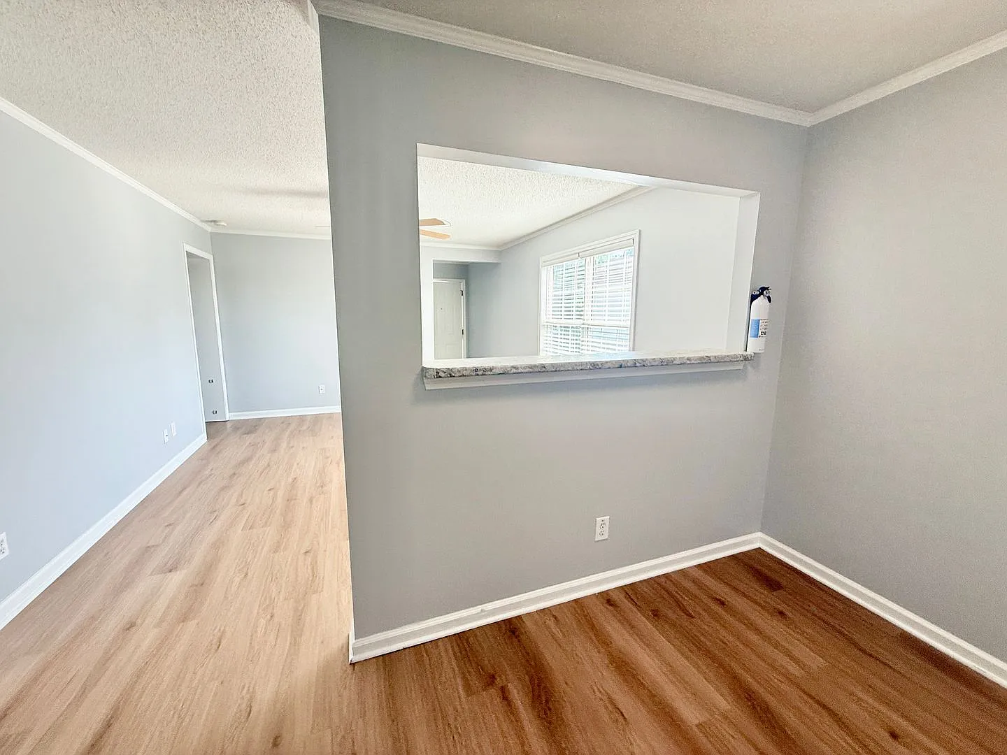 Three bedroom 2 bath single family home — Photo 4