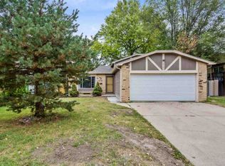 2520 W Sunnybrook Ln, Wichita, KS 67217