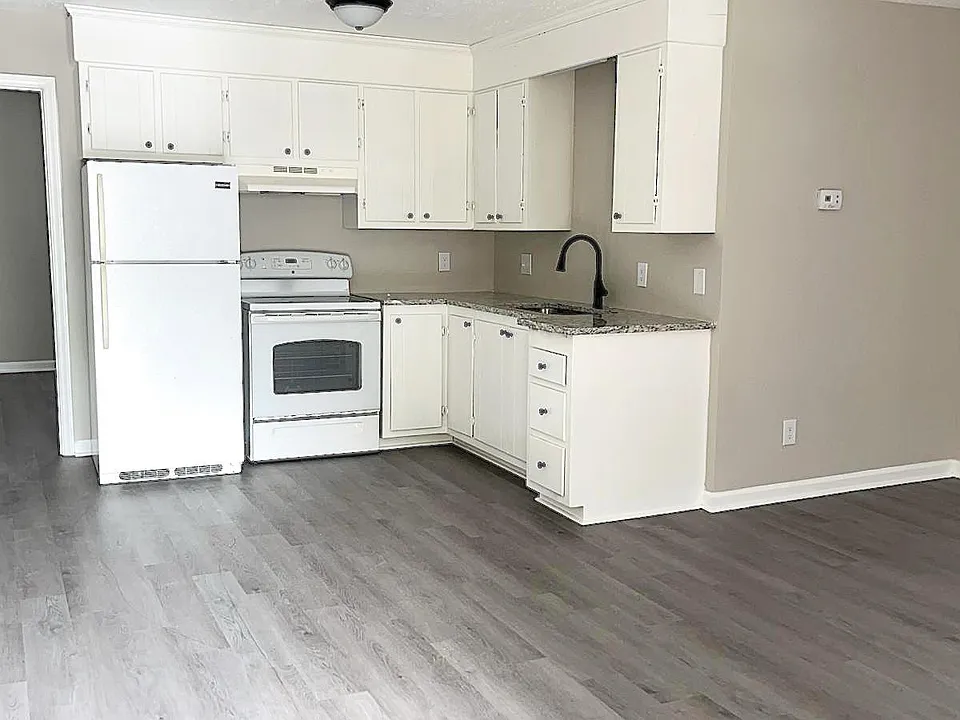 3003 Caldwell Ct #1Q
