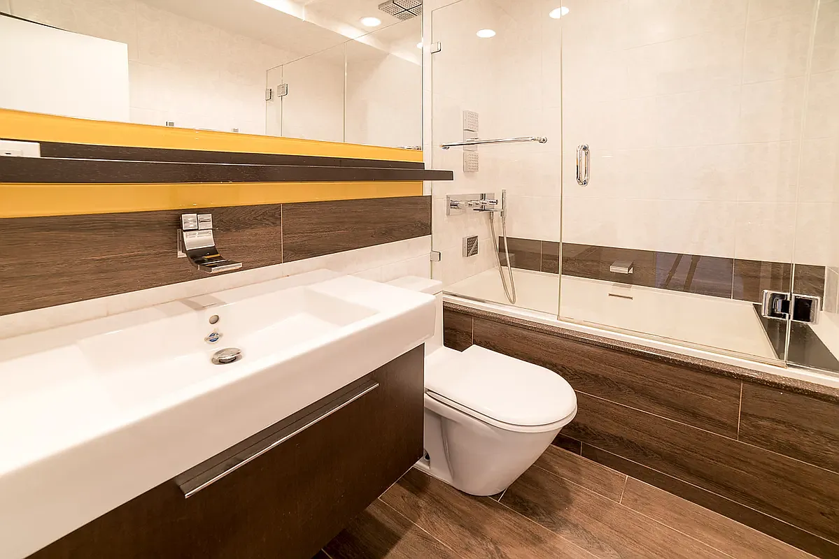 525 East 80th Street — Photo 3