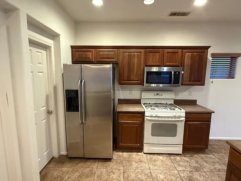 44640 W Yucca Ln — Photo 6