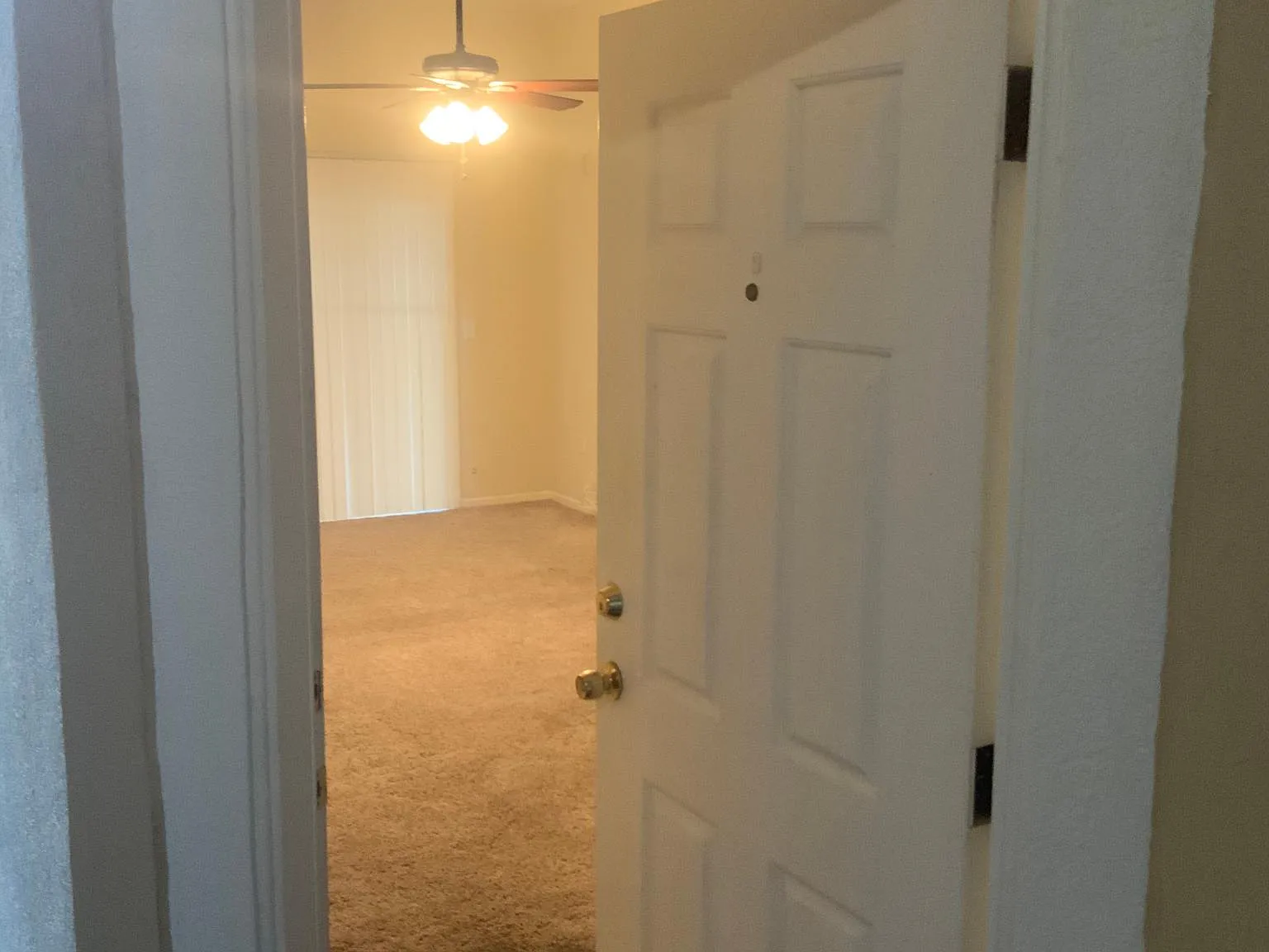 2 bed, 907 sqft, $1,275 — Photo 1