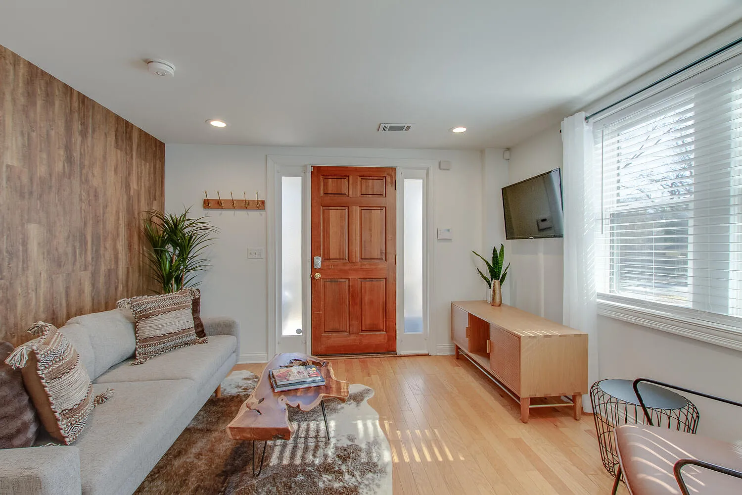 4 bed, 2574 sqft, $4,000 — Photo 4