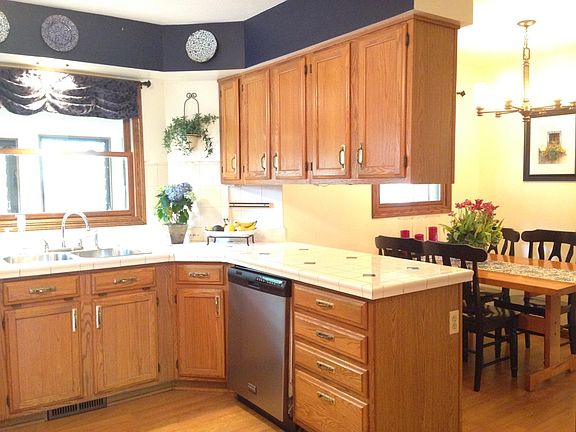 3rd image of 7630 Aster Dr
