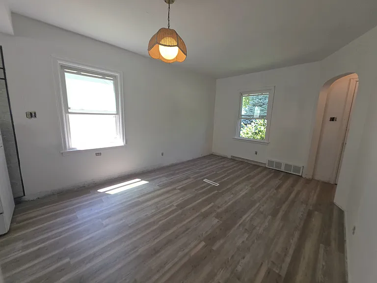 Bedroom 1 ( main level)