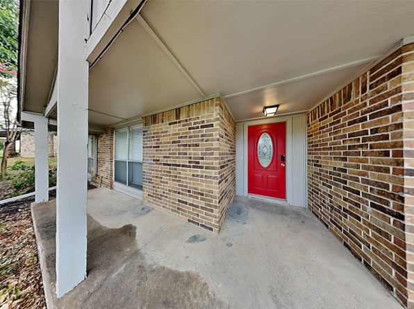 3704 Standridge Dr, Carrollton, TX 75007