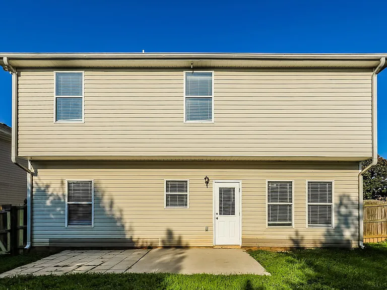 1607 Thornwick Trce — Photo 17