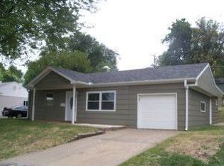 2215 Maple St, Saint Joseph, MO 64507