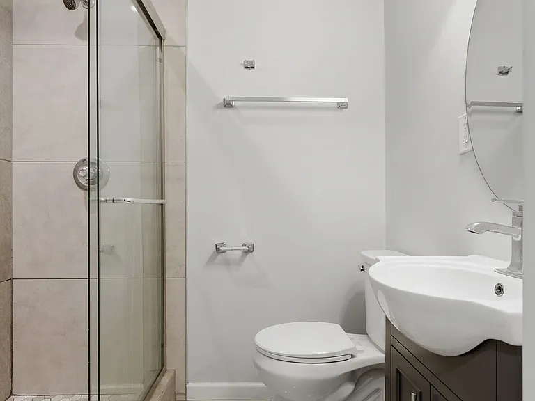 408 Elgin St #B — Photo 10