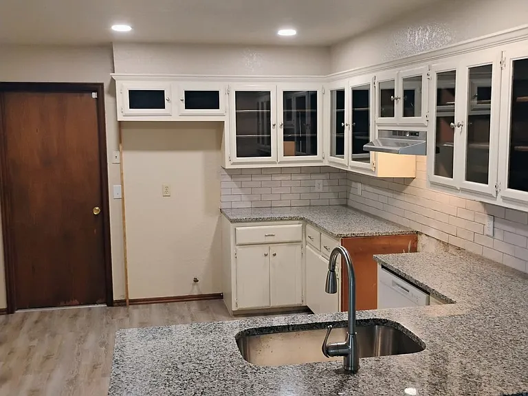 10207 Shadowridge Dr — Photo 6