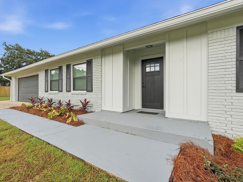 1st image of 250 Briarwood Cir