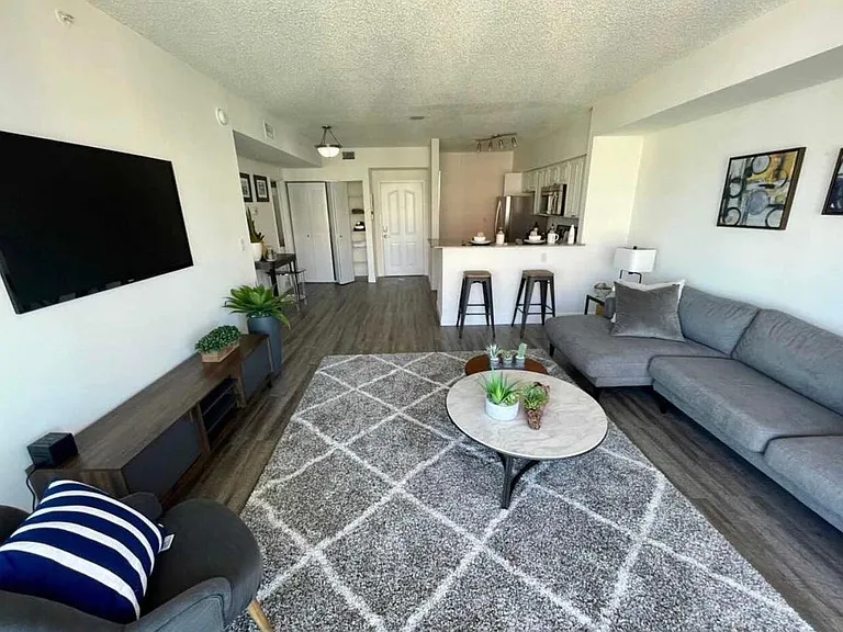 17000 N Bay Rd #514 — Photo 3