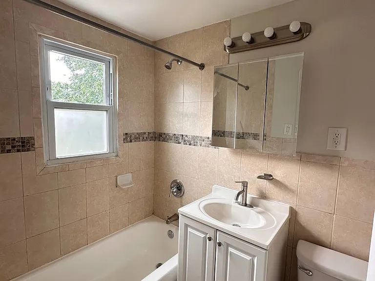 13 Byron Pl #13 — Photo 15