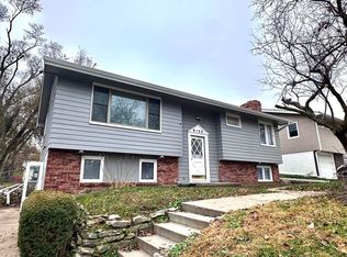 9133 Ames Ave, Omaha, NE 68134