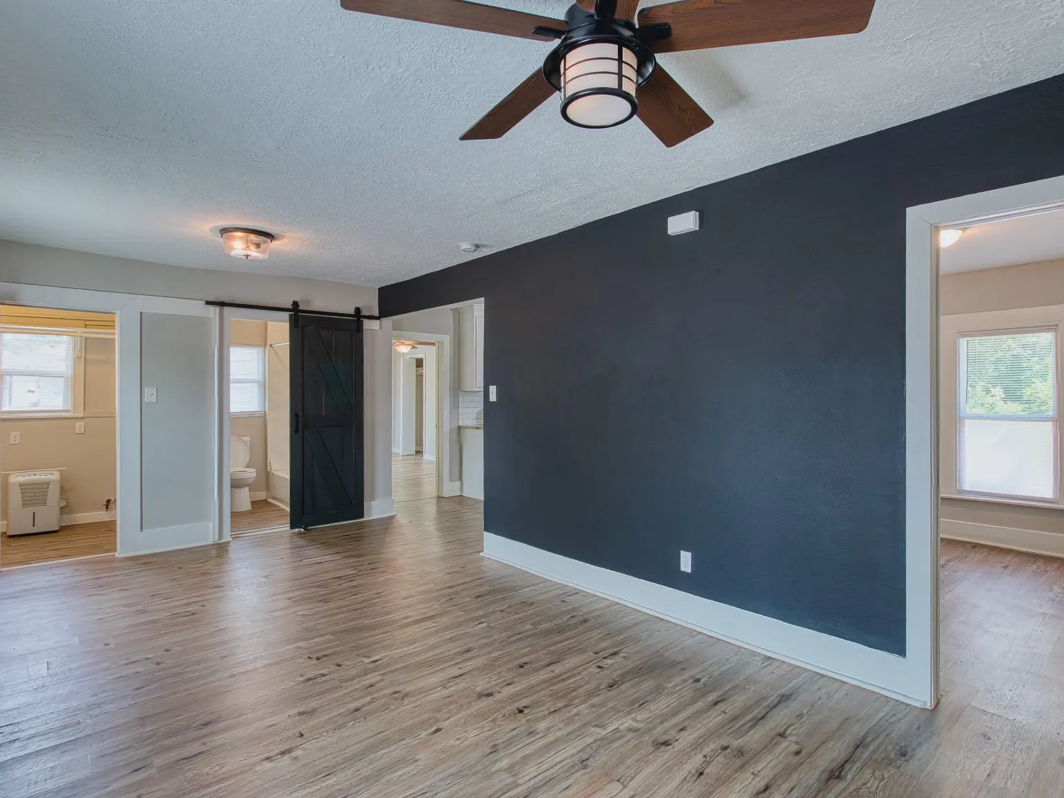 2 bed, 1.0 bath, 792 sqft, $1,400 — Photo 4