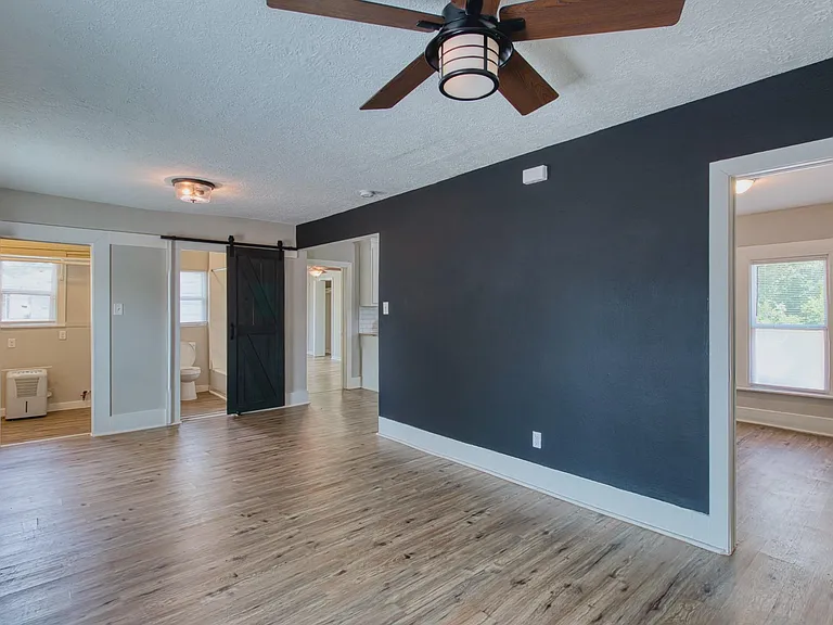 3201 Adelia St — Photo 4