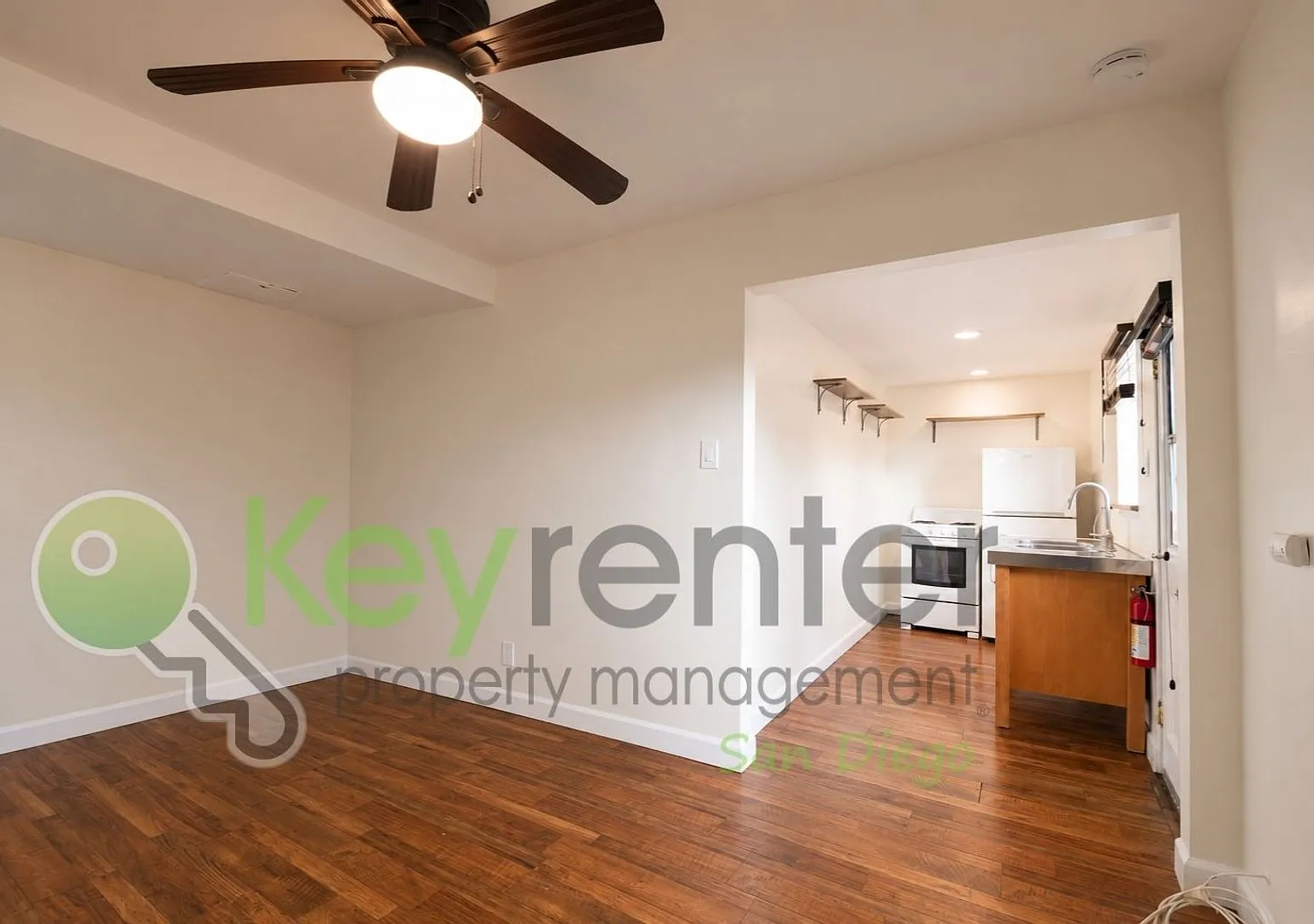 Charming Studio Condo 6 Blocks to the Beach | Walk to Oceanside Pier — Photo 2