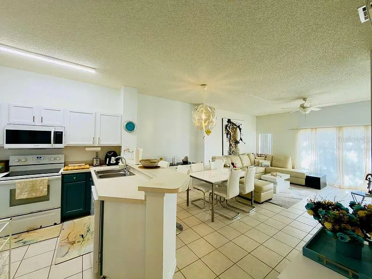 8439 Crystal Cove Loop — Photo 4