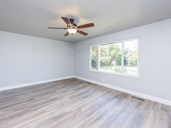 4th image of 6551 N Wishon Ave
