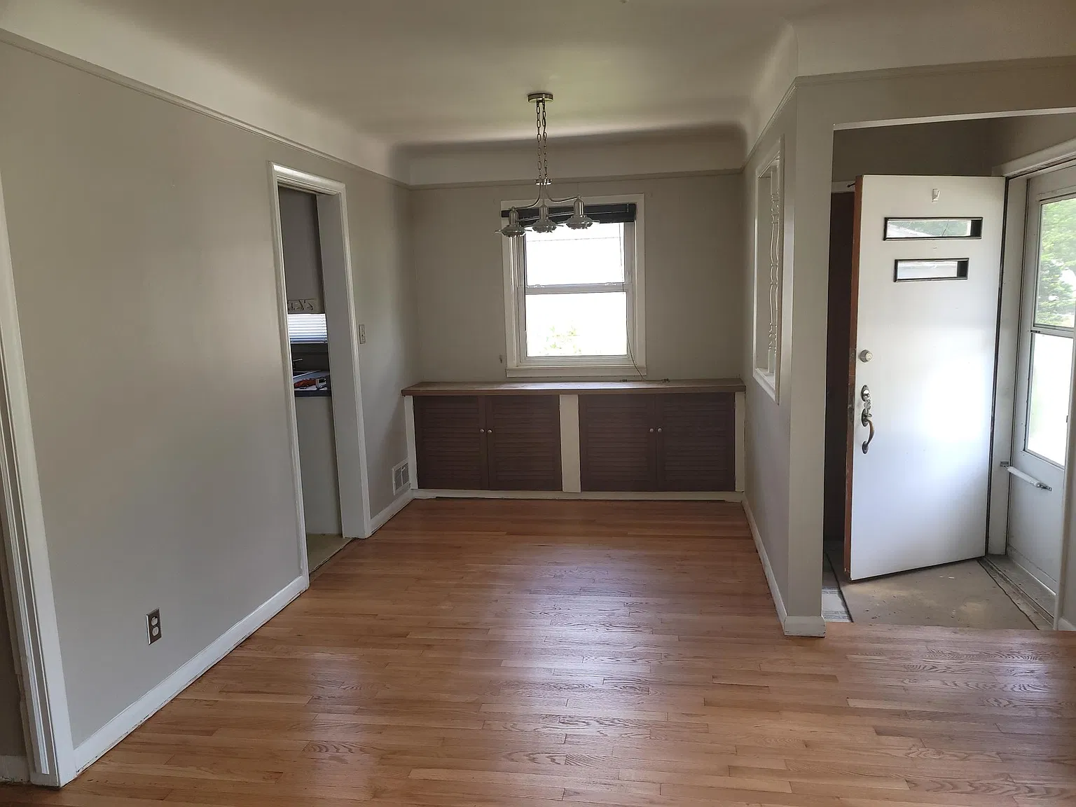 19741 Macarthur St — Photo 3