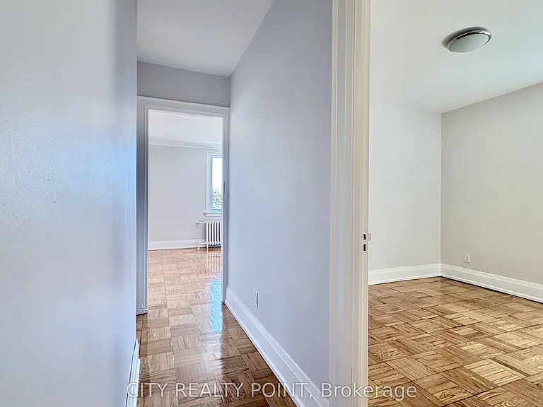 398 Avenue Rd #521 — Photo 6