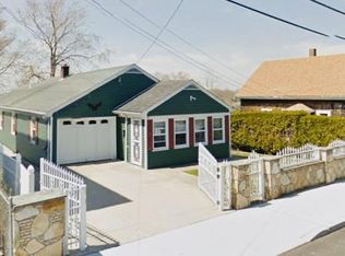 27 Thompson Ave, Bristol, RI 02809