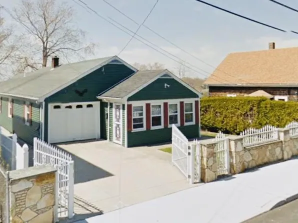 27 Thompson Ave, Bristol, RI 02809