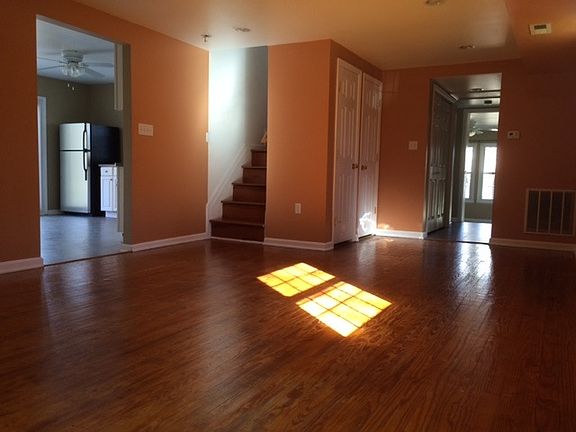 5th image of 13405 Country Way Cir