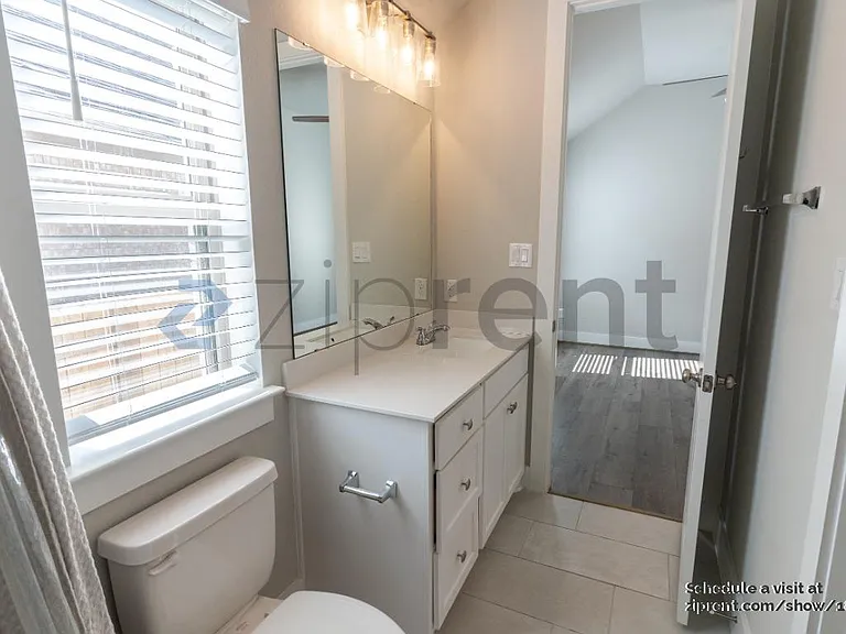 256 Eagle Ford Dr — Photo 17