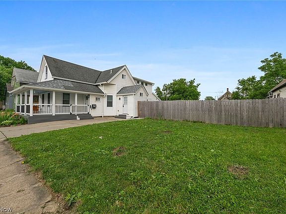 2nd image of 3538 Storer Ave