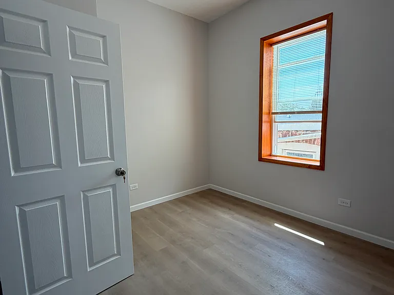3019 S Union Ave #2 — Photo 9