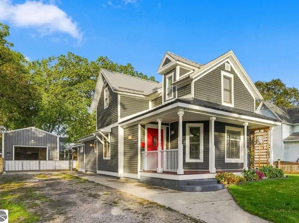 819 Farrar St, Cadillac, MI 49601