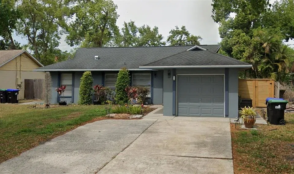 2413 Calloway Dr