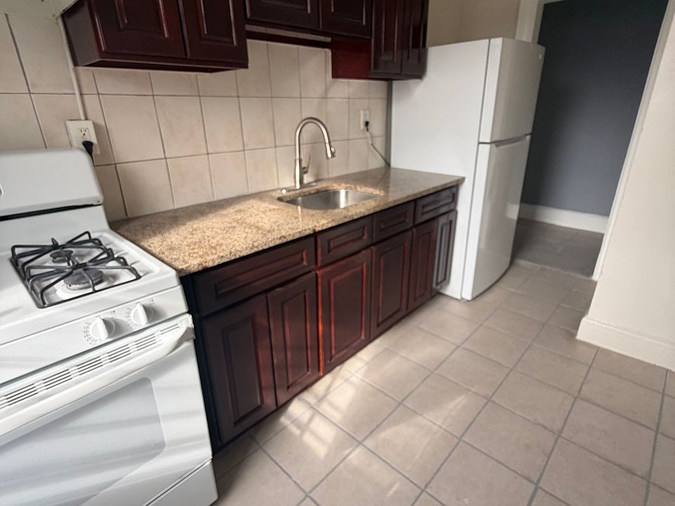 1st image of 140 Carlton Ave APT 11