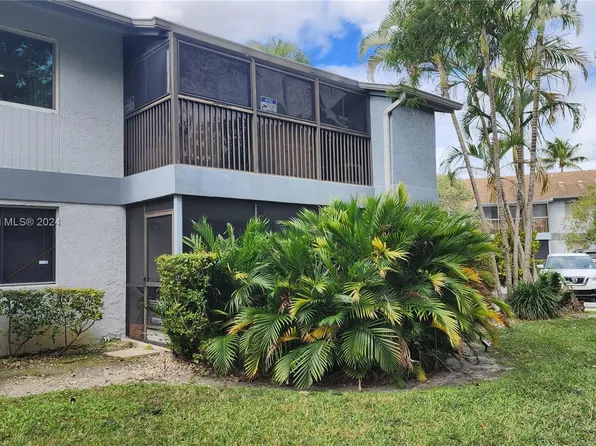 2753 S Oakland Forest Dr APT 203, Oakland Park, FL 33309