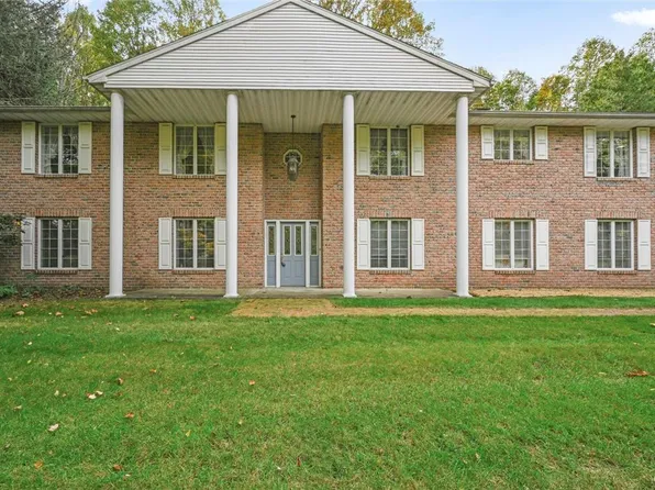 49 Fawn Dr, Reading, PA 19607