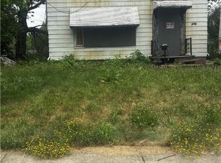 1617 Catalpa Rd, Cleveland, OH 44112