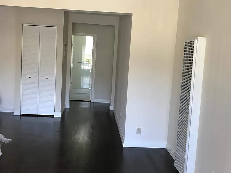 11606 Gorham Ave — Photo 17