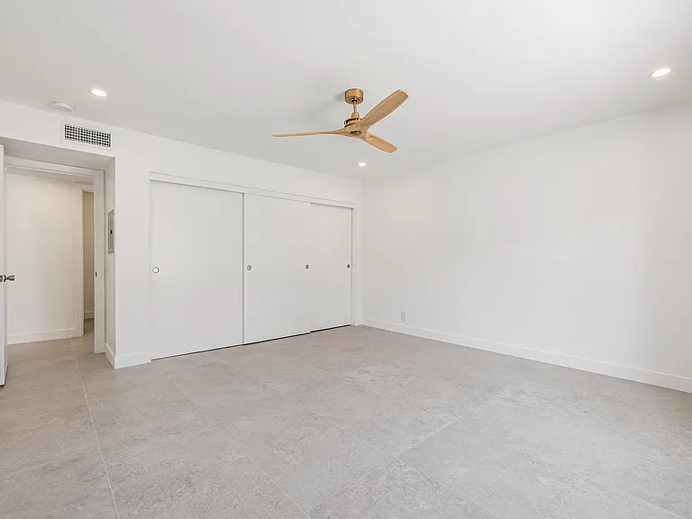 Tennis Court Apartments — Photo 17