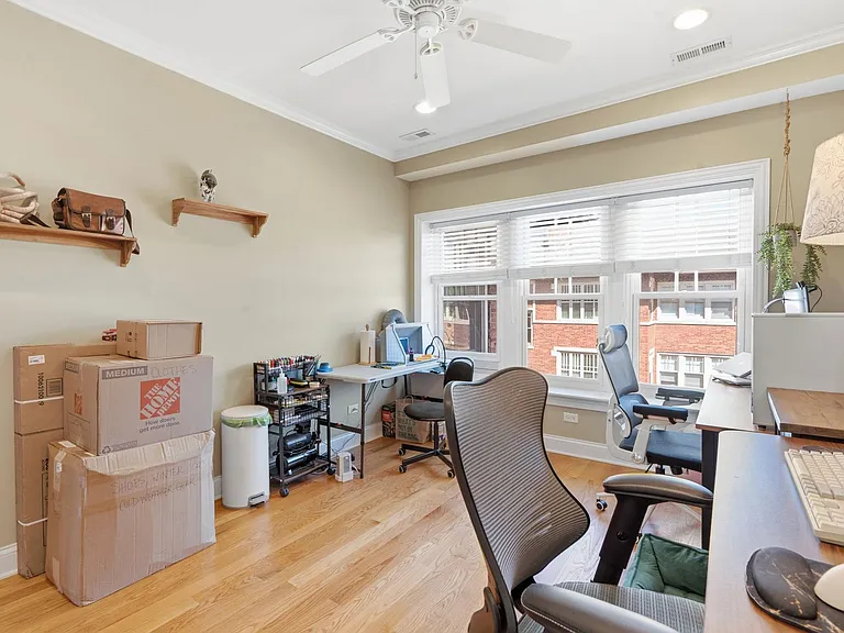 Hinman Court Condos — Photo 52