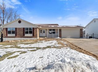 760 Cedar Glen Dr, Weldon Spring, MO 63304