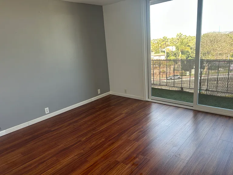 4477 Mentone St #203 — Photo 17