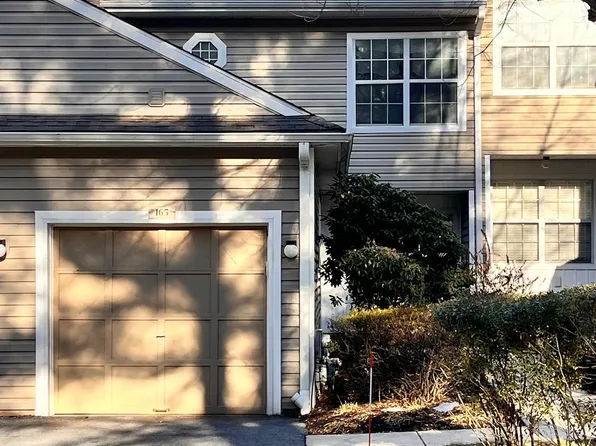 165 Kingswood Ct, Glen Mills, PA 19342