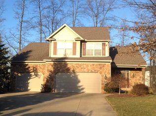 3695 White Oak Dr, Barberton, OH