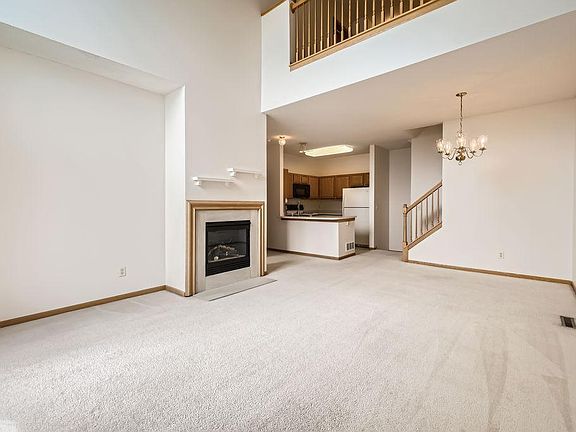 3rd image of 649 Kingfisher Ln APT I
