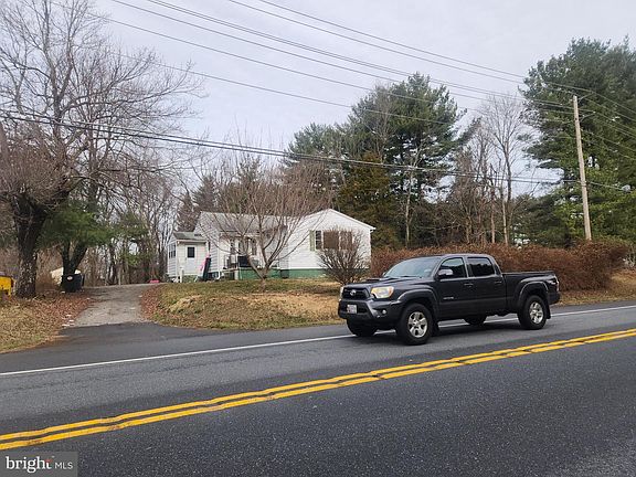 3rd image of 5730 Ridge Rd